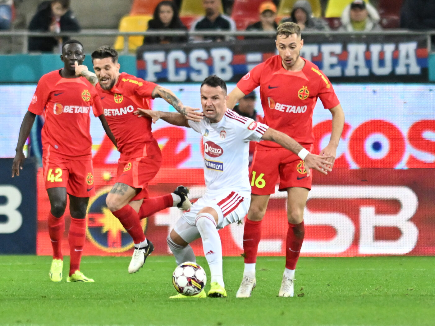 Ce scriu ungurii de FCSB, după ce echipa lui Gigi Becali a învins echipa susținută de Guvernul Viktor Orban!