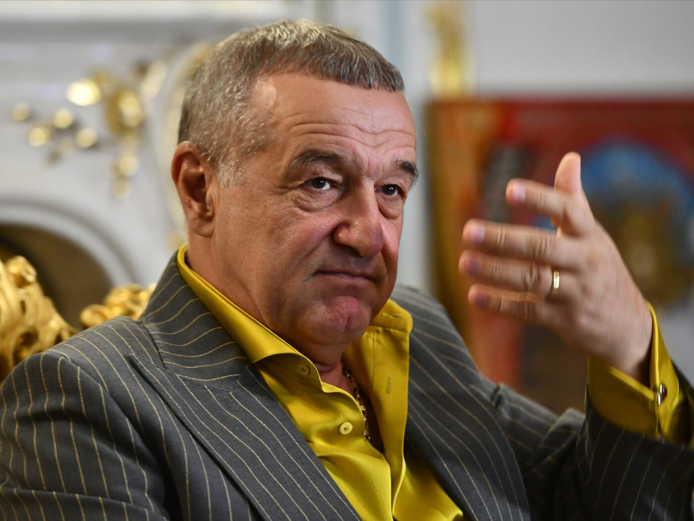 Gigi Becali a pus 500.000 de euro într-un cont după o discuție simplă. Nu a stat prea mult să se gândească, spre uimirea celui care i-a cerut ajutorul