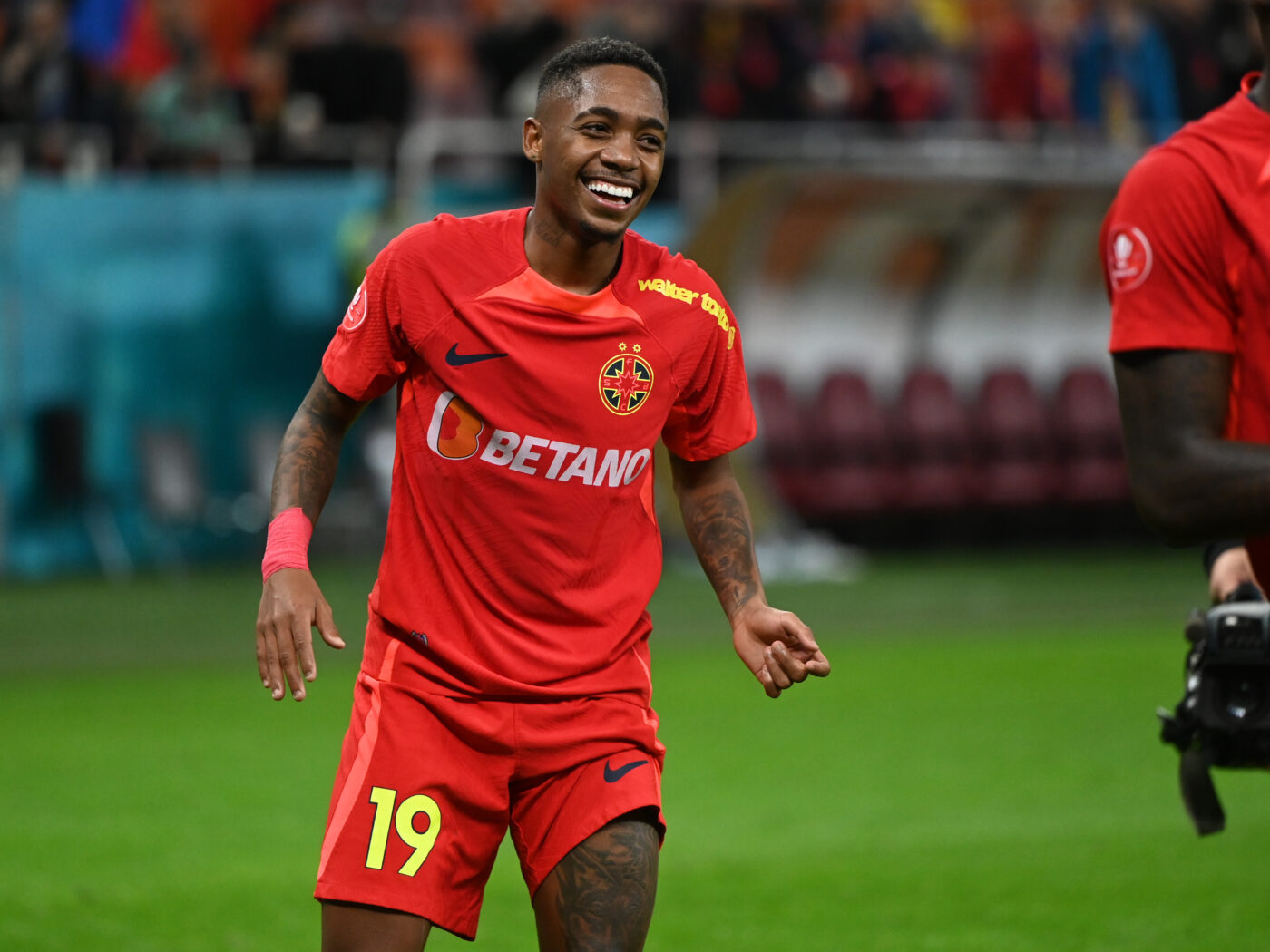 Luis Phelipe ar putea prinde un transfer incredibil în Superliga! Ce antrenor l-a sunat pe fotbalistul de la FCSB, după ce brazilianul a intrat în dizgrația lui Gigi Becali: „A vorbit mult cu el”. VIDEO