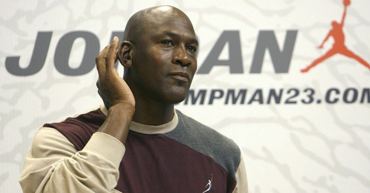 Michael Jordan împlinește azi 61 de ani! E considerat cel mai mare baschetbalist al tuturor timpurilor. VIDEO