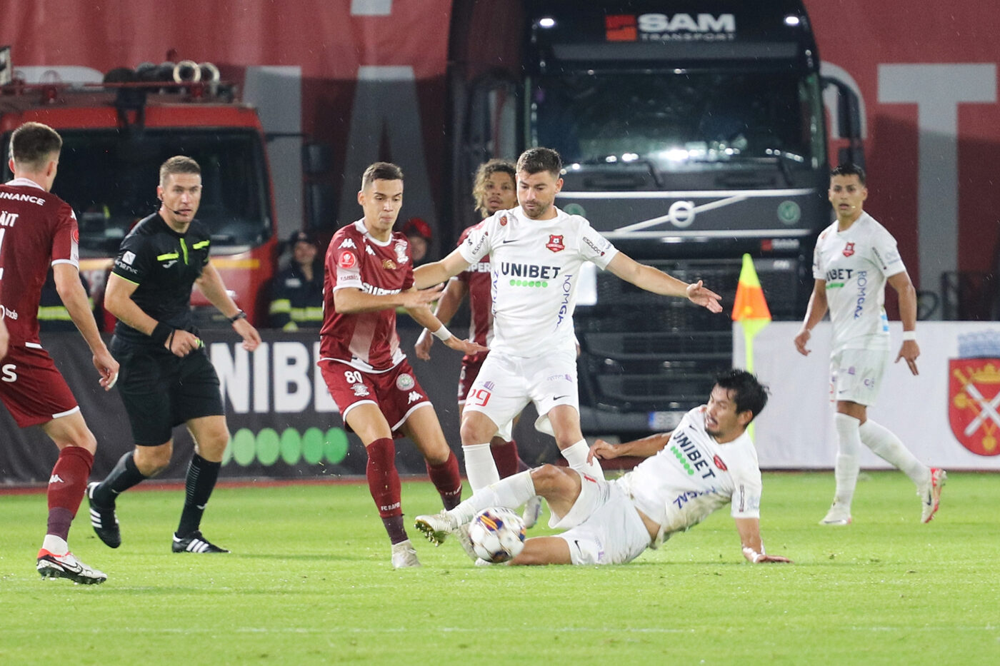 Noua găselniță a cluburilor din Superliga României: juniorii pe care îi cresc alții. Prosport a găsit 34 de români doar la academiile de Serie A și vă prezintă lista completă. Care sunt cei mai buni și ce avantaje oferă aceștia. SPECIAL