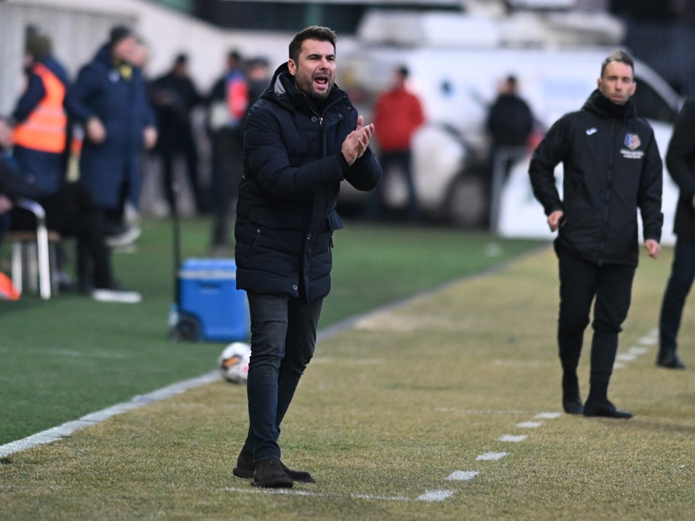 Al doilea fotbalist pe care CFR Cluj îl semnează de la venirea lui Adi Mutu. „E un jucător care are calitate”. „Briliantul” le-a cerut elevilor săi să nu se mai gândească la titlu