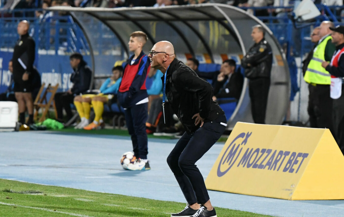 Leo Grozavu a explicat potopul de înjurături la adresa lui Cătălin Itu: „Suntem la fotbal, nu la Seminarul Teologic sau la Academia Română”. Antrenorul lui Poli Iași, scuze după declarațiile care i-au pus fanii în cap