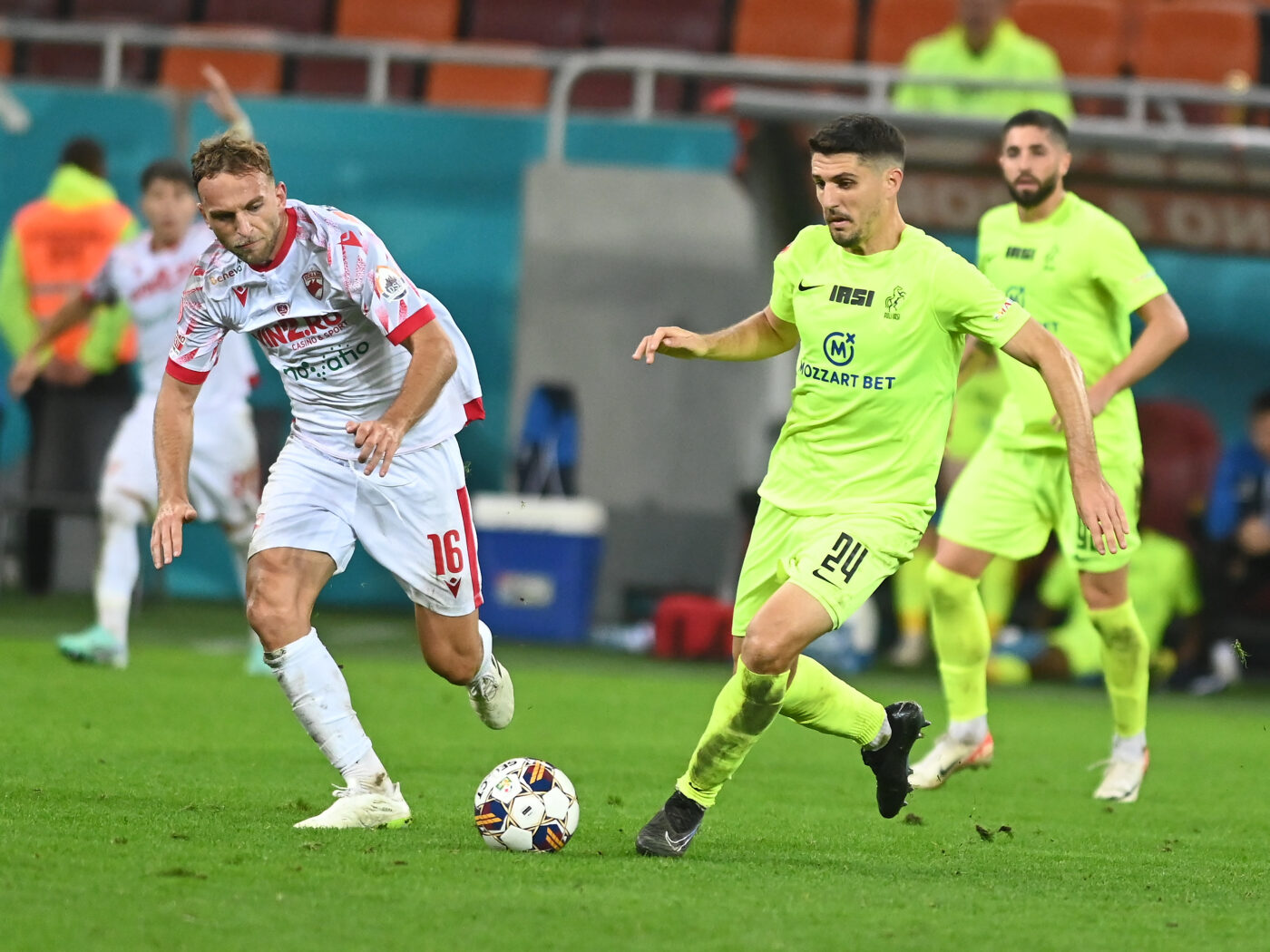 Presiune uriașă pe arbitri la Poli Iași – Dinamo, meciul de foc din zona retrogradării! Conducătorii celor două cluburi nu lasă nimic la voia întâmplării: „Sper să pot felicita întreaga brigadă la final!”. EXCLUSIV