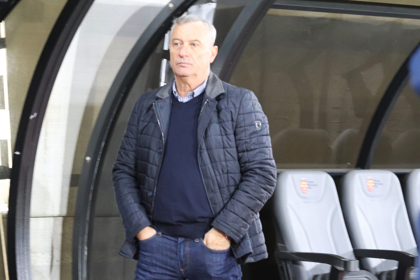 Prima fotografie cu Mircea Rednic după ce a ajuns din nou la spital. Gest curajos al antrenorului de la UTA