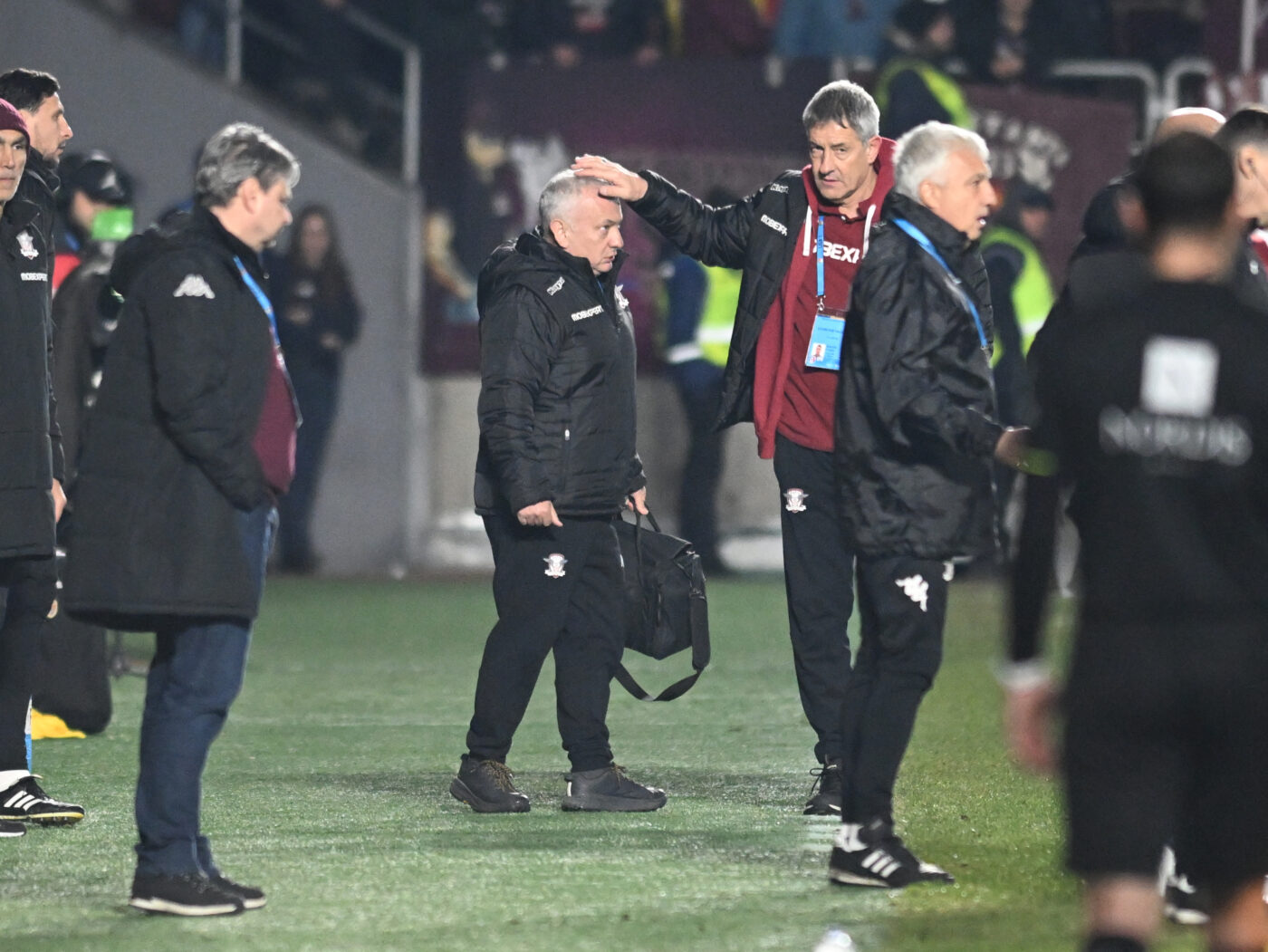 Cristiano Bergodi laudă transferurile Rapidului şi neagă evidența la brutalitatea lui Damjan Djokovic, care trebuia eliminat pentru lovirea adversarului cu cotul: ce spune despre fotbalistul umplut de sânge de croat!
