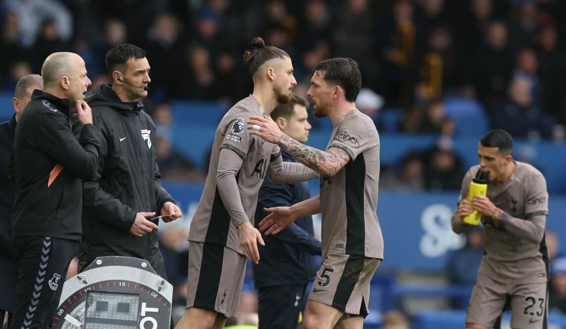 Radu Drăgușin poate schimba antrenorul la Tottenham! Reacția lui Ange Postecoglu despre plecarea la FC Liverpool