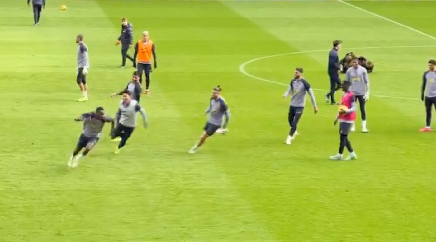 Radu Drăgușin și-a luat un coleg la fugă, în plin antrenament de la Tottenham! De la ce a pornit totul