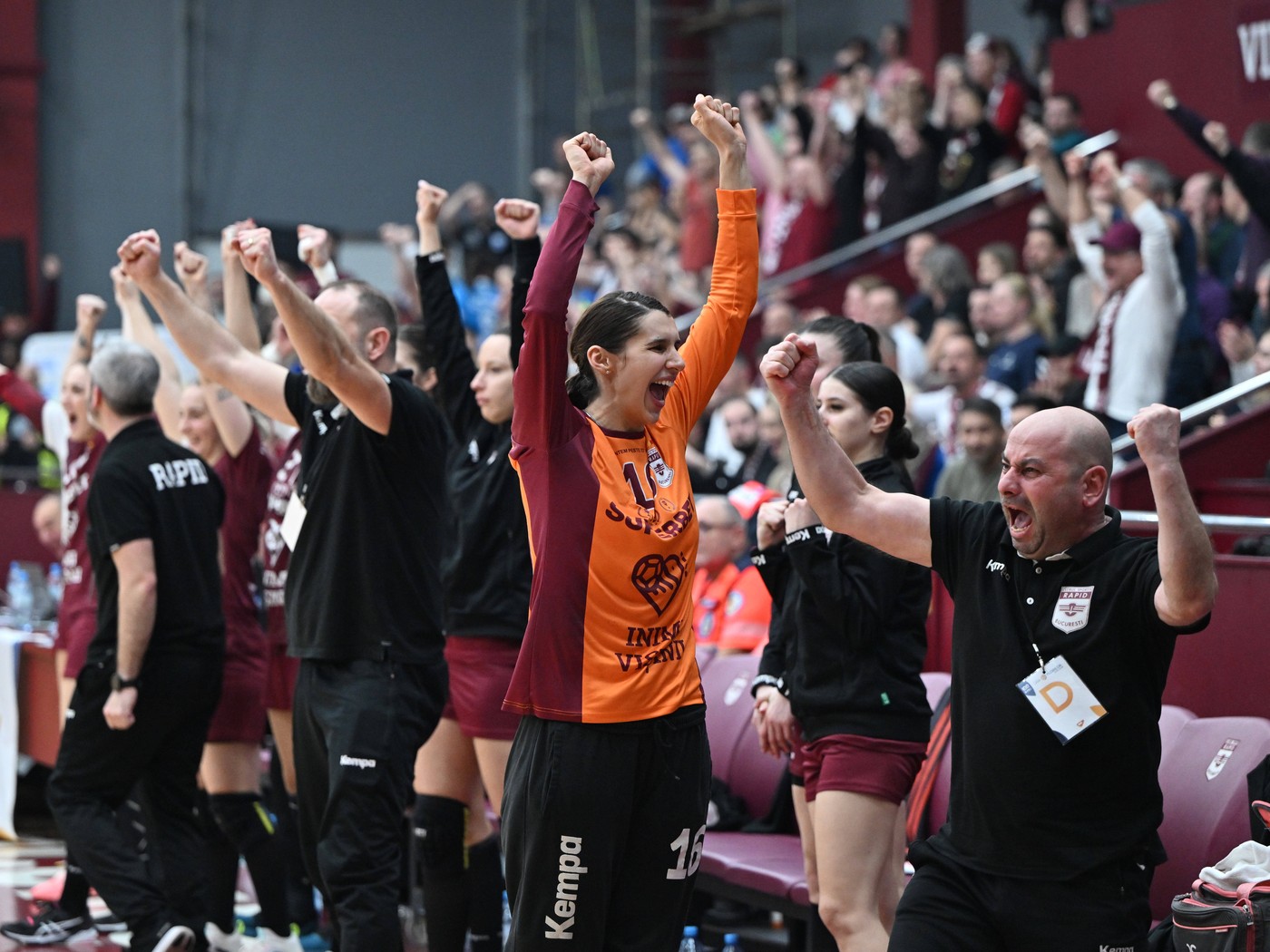 Rapid, la un pas „să rateze” meciul anului în Europa după un final cum nu s-a mai văzut în Liga Campionilor! Bogdan Vasiliu are semne mari de întrebare: „Mi s-a părut că au vrut să facă un egal.” EXCLUSIV