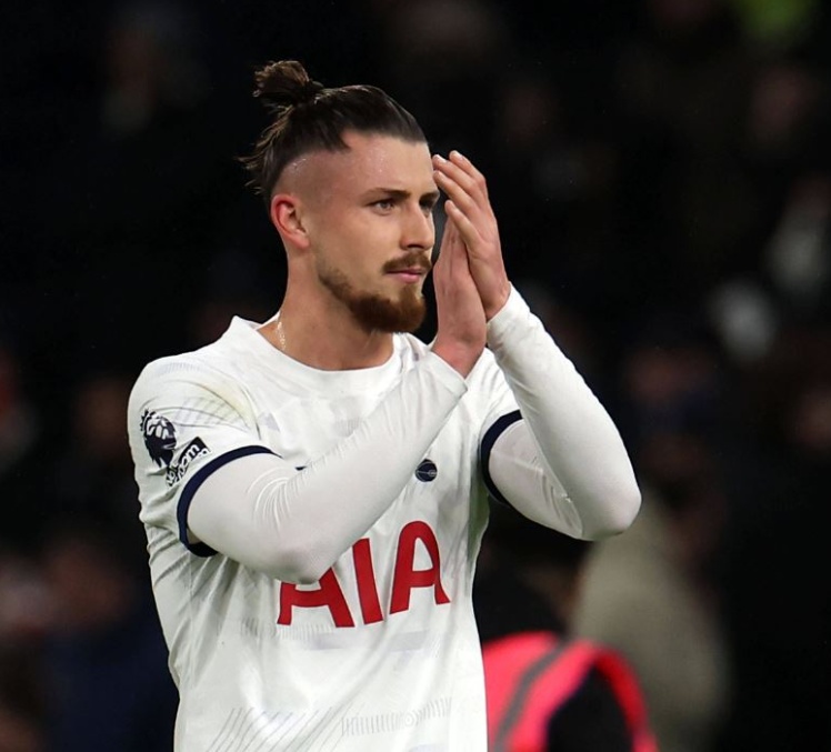 Tottenham face transferuri doar pe postul lui Radu Drăgușin! A semnat contractul cu echipa lui Ange Postecoglou