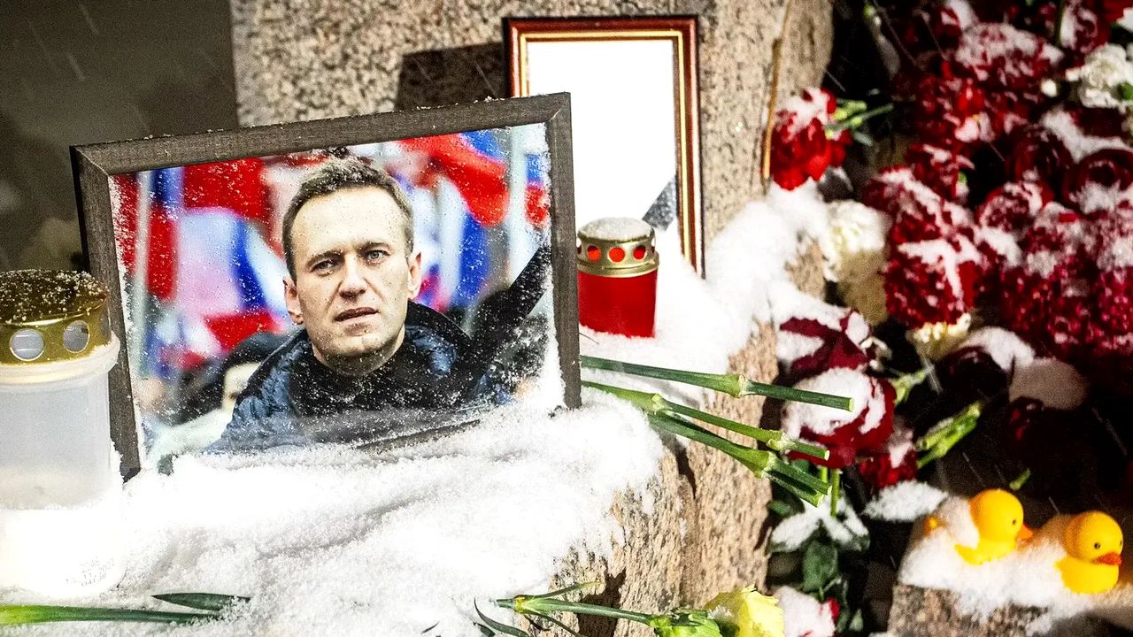 Trupul dispărut al lui Alexei Navalnîi, plin de vânătăi! Unde ar fi fost văzut corpul eroului rus pentru care s-a ținut moment de reculegere în Superliga