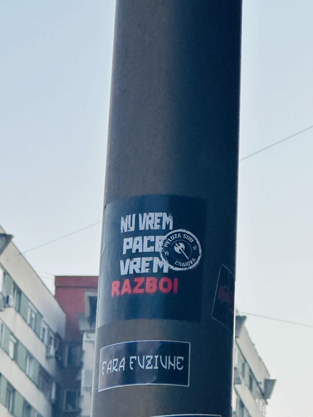 I-au prins pe cei care i-au vandalizat sediul clubului lui Adrian Mititelu, înainte de FC U Craiova – Universitatea Craiova. Din ce galerie fac parte cei doi ultrași: propunere de arest pentru 30 de zile