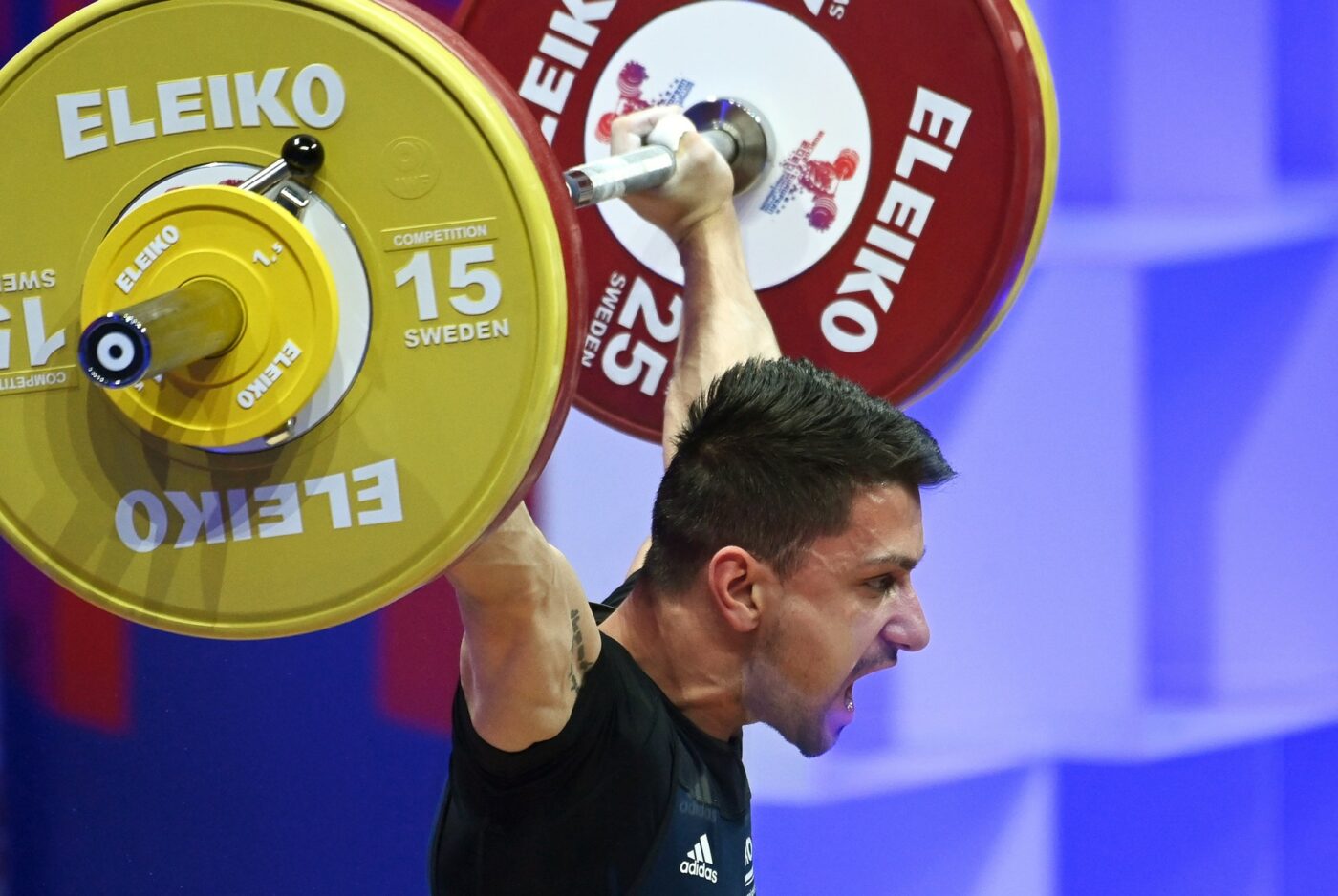 Valentin Iancu, medaliat cu argint la Campionatele Europene de Haltere! Performanță remarcabilă bifată la stilul aruncat, categoria 61 de kilograme