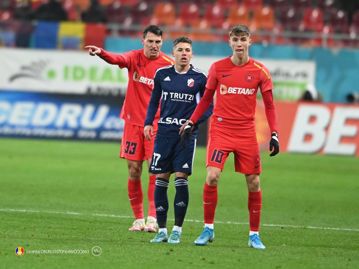 ADVERTORIAL | Dueluri la extreme în Liga 1. Liderul FCSB înfruntă ultima clasată, în timp ce Rapid caută a șasea victorie consecutivă în deplasarea de la Iași