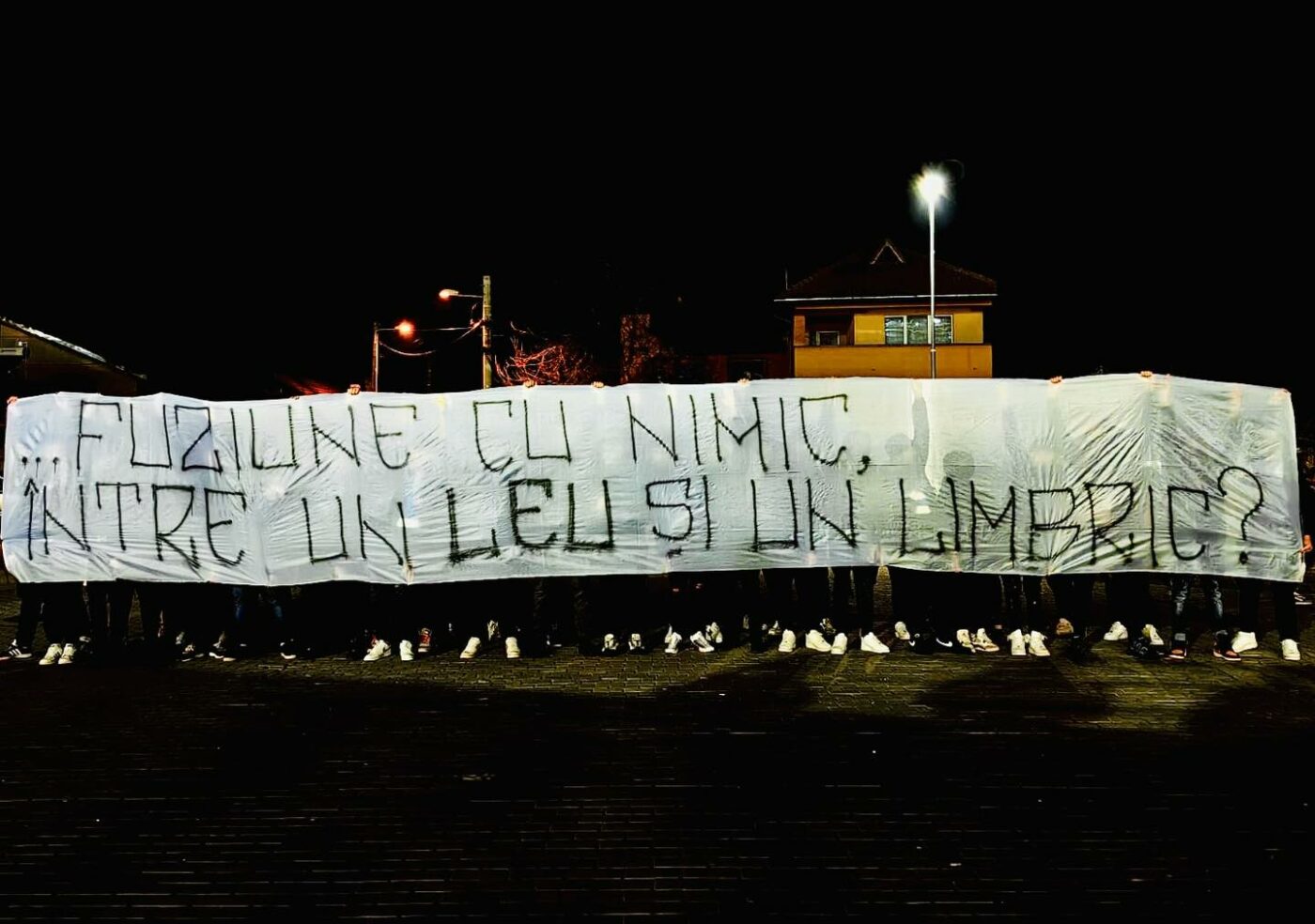 Galeria Universităţii Craiova respinge orice idee de fuziune cu echipa lui Mititelu: „E imposibil, oricât de mulţi ar delira”