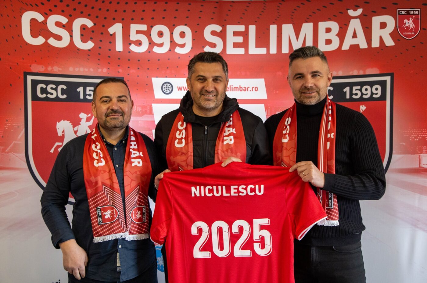 Președintele liderului Ligii 2, despre situația antrenorului Claudiu Niculescu: ”Poate să plece când vrea.” Clubul a ales stadionul unde organizează ultimele două jocuri din sezonul regular