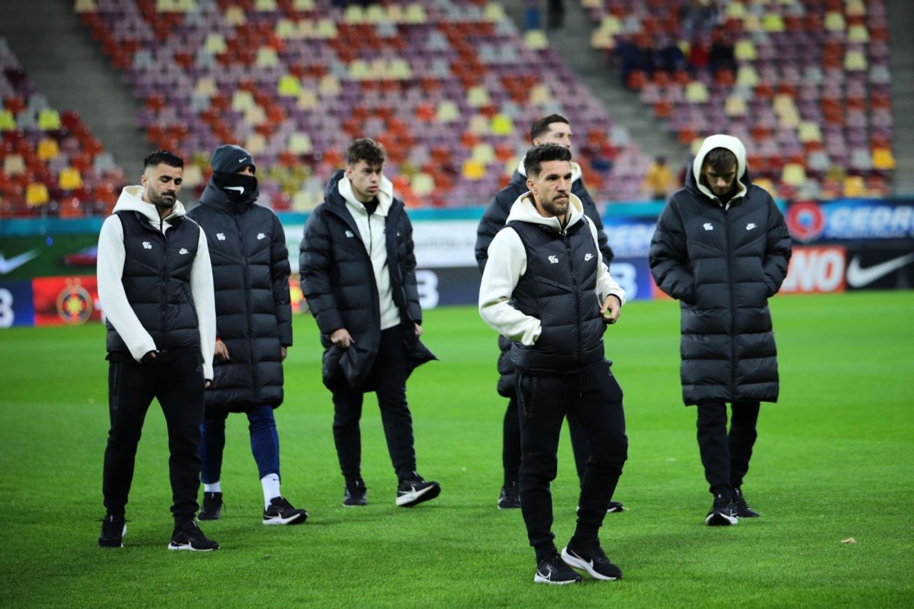 S-a încins atmosfera între fanii FCSB și fotbaliștii lui Gigi Becali! Ce s-a întâmplat după rușinea cu Rapid, 0-4, când jucătorii s-au dus la ultrași: Vlad Chiricheș a intervenit și s-a băgat între părți!