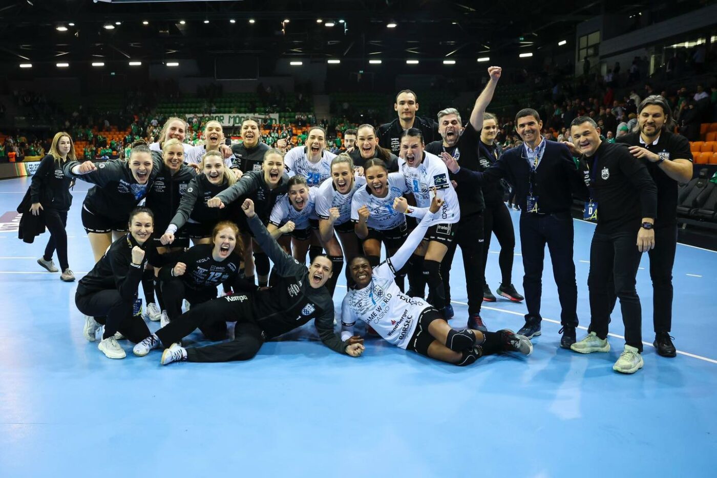 Victorie de senzație pentru CSM București în Liga Campionilor la handbal feminin! A învins pe terenul echipei care bifase 11 victorii consecutive în acest sezon