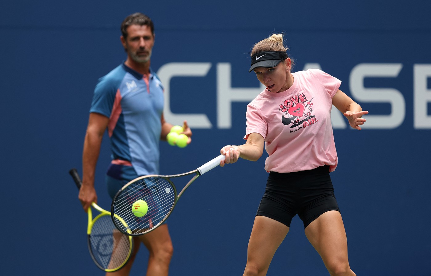 Alimentul pe care românii îl consumă în exces este motivul pentru care Simona Halep a acceptat să îi fie schimbate suplimentele de către Patrick Mouratoglou și oamenii de la academia lui! „Aveau prea mult”