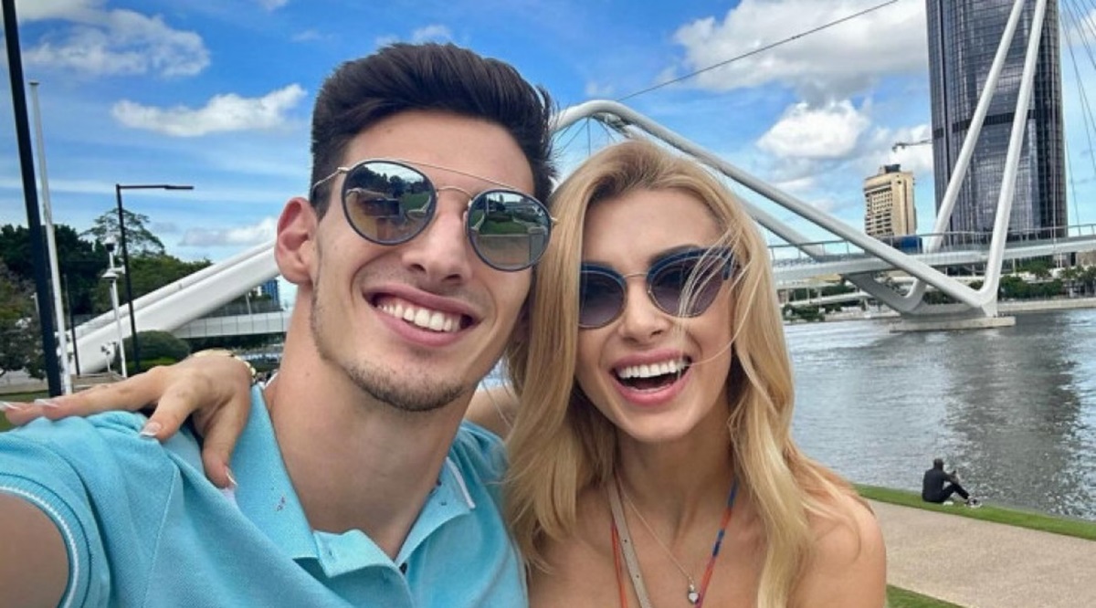 Andreea Bălan dezvăluie cum a trezit-o iubitul ei mult mai tânăr la realitate! „Lângă tine am învățat asta”