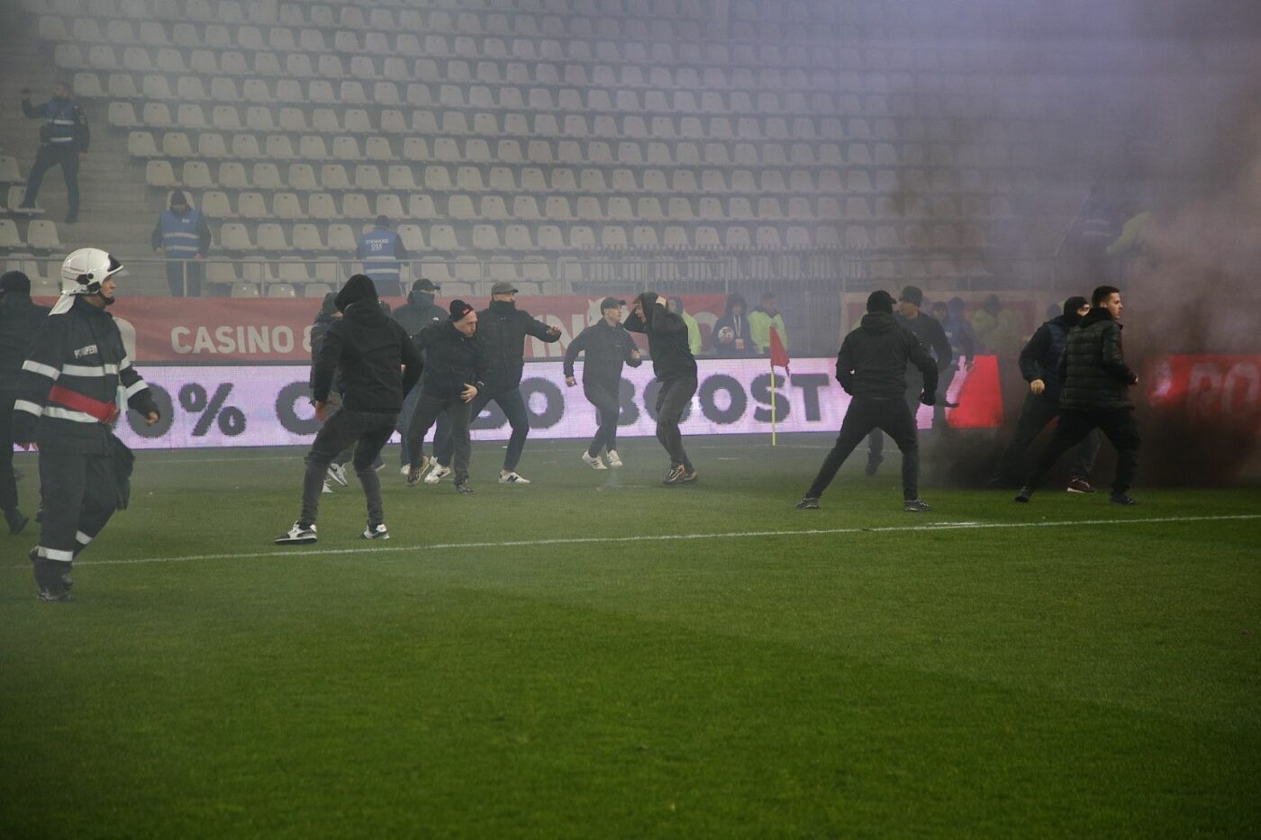 Apar noi dovezi despre bătăile de la Dinamo – UTA. S-a aflat cum au intrat pe stadion ultrașii de la CSA Steaua: „Ei au cerut biletele”