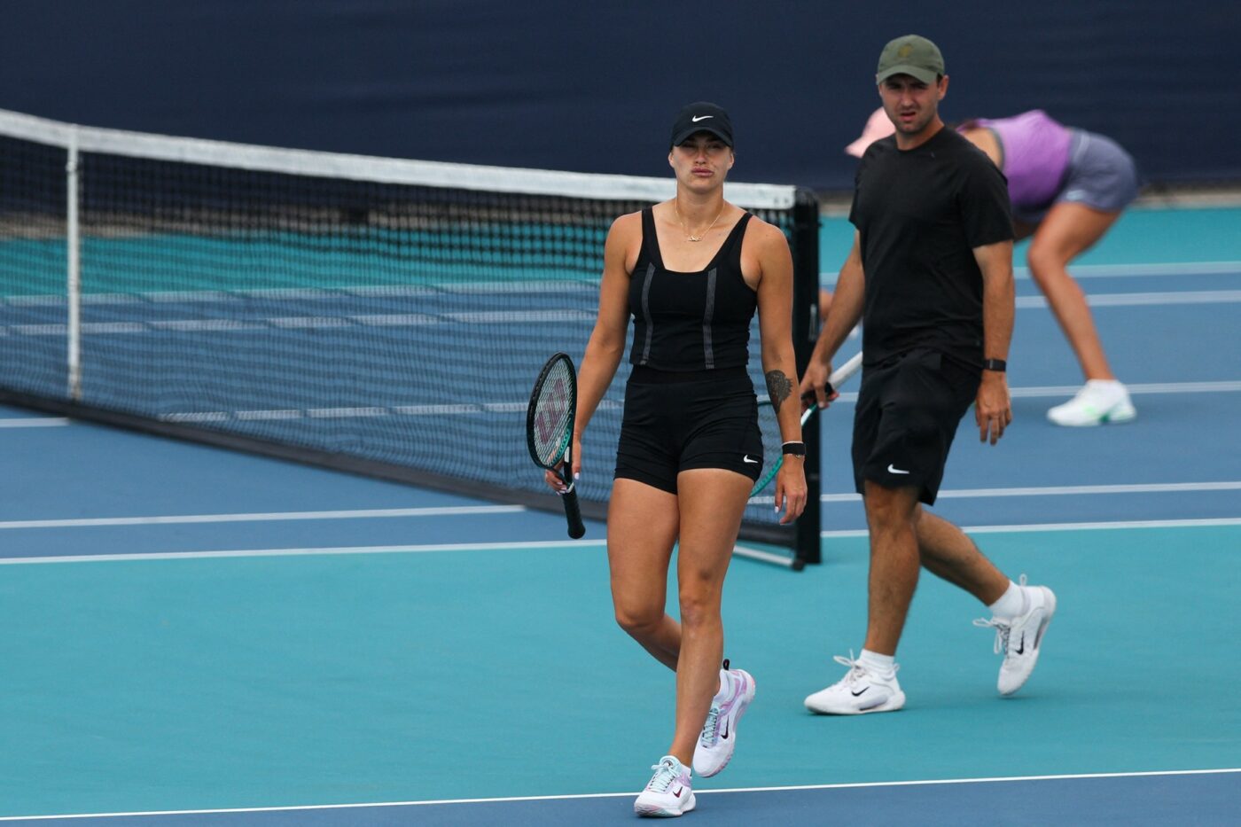 Decizie fără precedent a organizatorilor Miami Open, în privința meciului Aryna Sabalenka – Paula Badosa! Bielorusa nu mai e nevoită să intre pe teren joi, după moartea lui Konstantin Koltsov