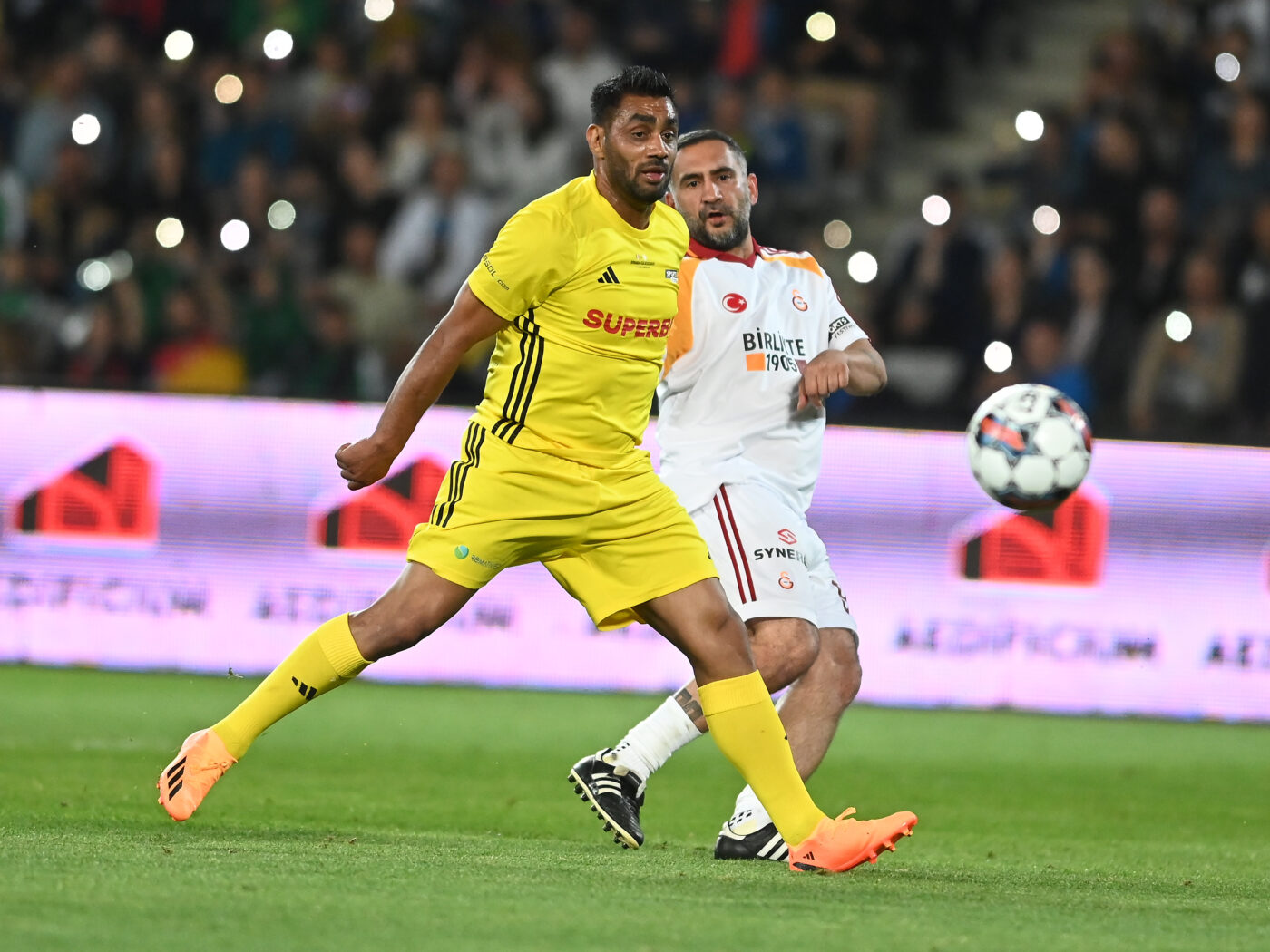 Bănel Nicoliță a trecut peste divorț și peste problemele care l-au falimentat. Ce afacere are acum fostul fotbalist de la FCSB