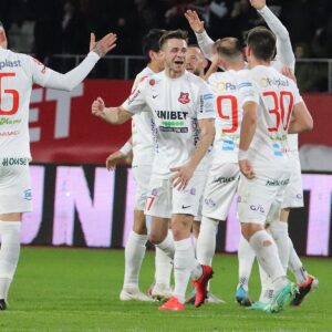 Cât mai trebuie să plătească FC Hermannstadt pentru a ieși din ...