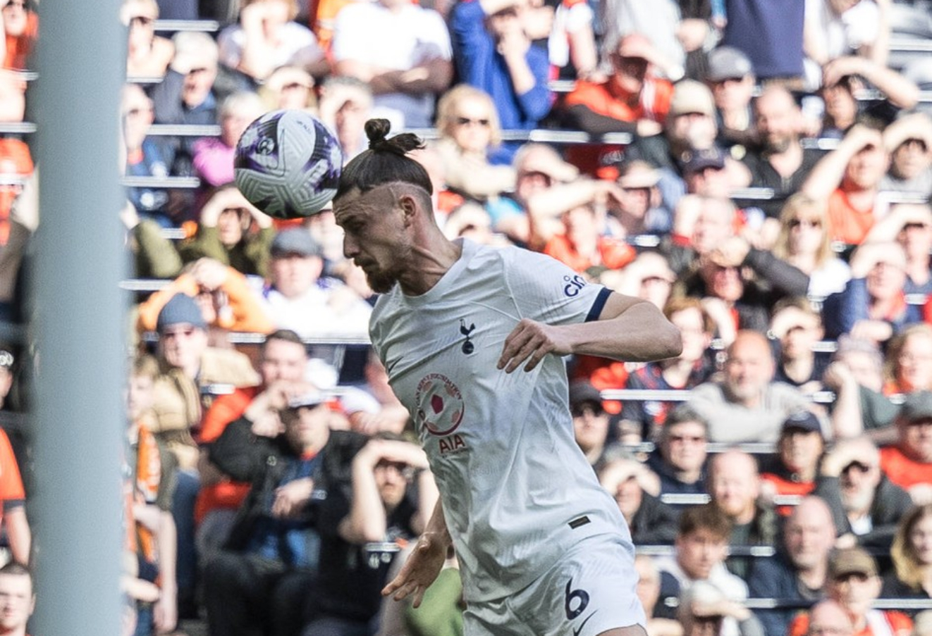 Ce notă a luat Radu Drăgușin, după Tottenham – Luton 2-1! Aproape că nu se putea mai mică