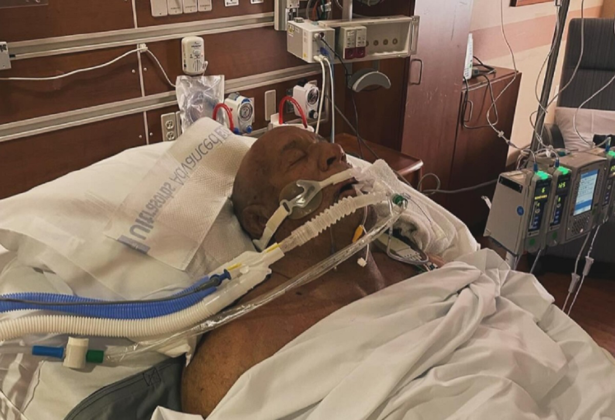 Celebrul milionar a intrat în casa care luase foc ca să-și salveze părinții de la moarte, iar acum se luptă pentru viața lui în spital!