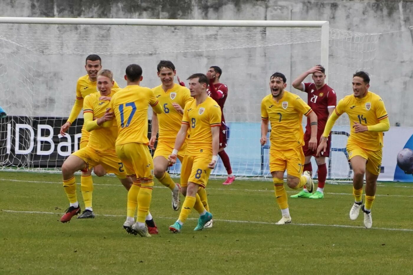 Daniel Pancu, victorie uriașă pe banca României U21! Cum s-a trăit la Madrid, în cantonamentul naționalei mari, succesul obținut în ultimele minute care ne duce tot mai aproape de EURO: „Când am văzut că bate Mister pasă, eram sigur că marcăm!” EXCLUSIV