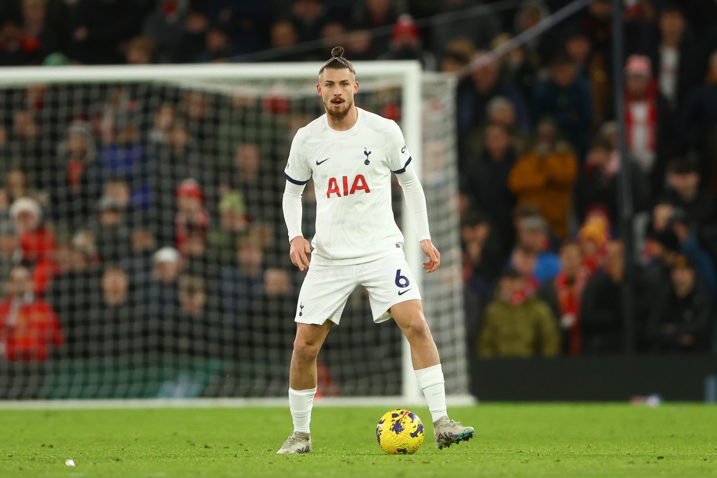 Englezii, înnebuniți de evoluția lui Radu Drăgușin în Aston Villa – Tottenham 0-4! Ce au scris imediat după meci: „Cel mai bun de pe teren”