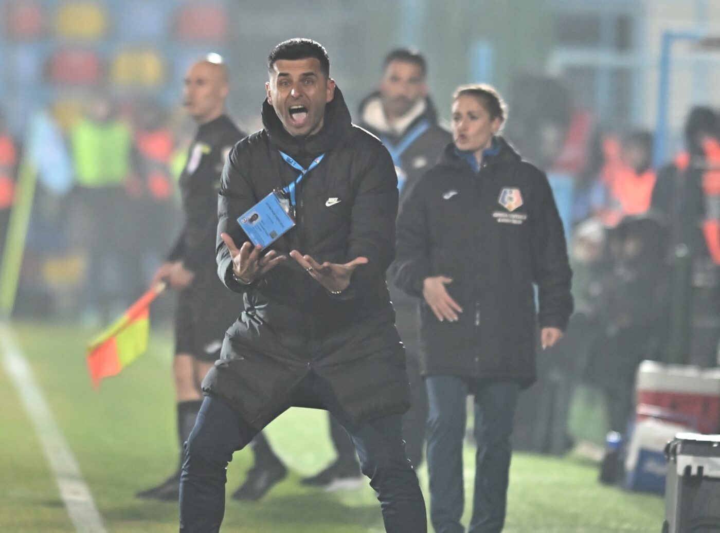 Primii doi antrenori pe care i-a căutat FC Voluntari după ce l-a dat afară pe Nicolae Dică! Unul a fost la FCSB, celălalt a fost dorit de Gigi Becali. EXCLUSIV