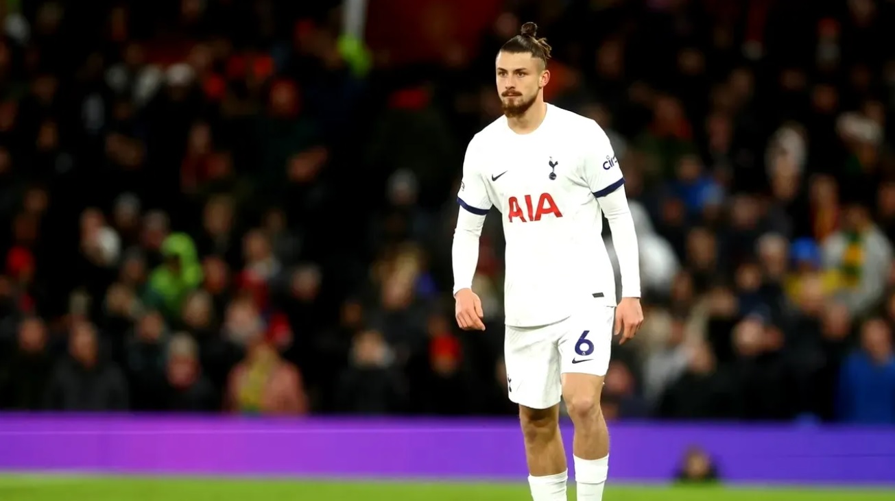 Gestul incredibil pe care Radu Drăgușin l-a făcut pentru rivalul său pe post de la Tottenham! Cum a reacționat românul imediat după ce s-a accidentat Micky van de Ven