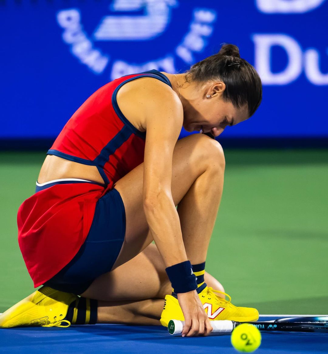 Ghinion teribil pentru Sorana Cîrstea la Miami, în timpul partidei cu Sloane Stephens. De ce a trebuit să se întrerupă meciul chiar când iubita lui Ion Țiriac jr. juca fabulos