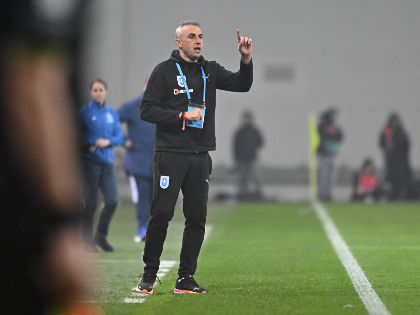Ivaylo Petev pune presiune pe jucătorii Universităţii Craiova înainte de startul play-off-ului: „Asta trebuie să facem dacă vrem să realizăm ceva”. Ce se întâmplă cu Screciu