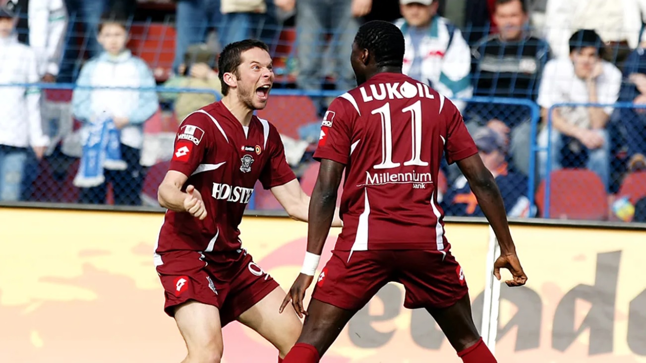 Mesaj cutremurător al lui Vladimir Bozovic, de la cimitirul mamei lui, pentru fanii giuleșteni, înainte de Rapid – FCSB! „Frații mei, familia mea, îmi pare rău!”