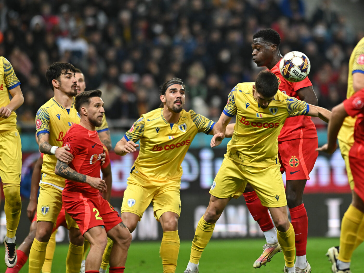 Miracol după derby-ul dintre FCSB și Petrolul și veste excelentă pentru fani! Vedeta s-a refăcut în timp record și va fi în lot în următoarea „finală” a echipei sale: „Este apt 100%!” EXCLUSIV