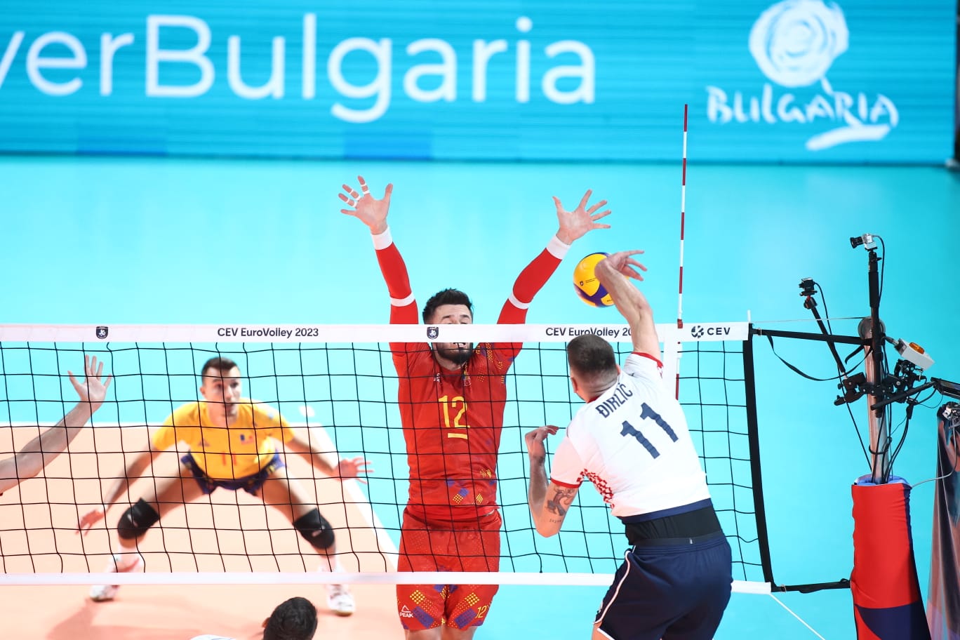 Naționala de volei masculin este în progres! A ajuns la 6 jucători care evoluează în campionatele puternice, efect al celebrei victorii cu campioana olimpică Franța de la Euro 2023. SPECIAL