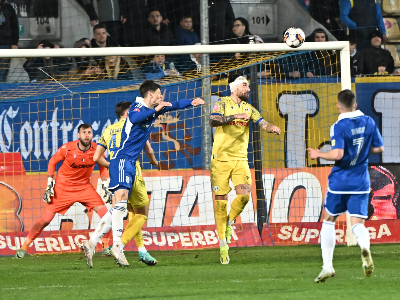 O echipă de tradiție poate schimba antrenorul, deși acesta a câștigat ultimul meci din Superliga! „Eu cred că ei caută”
