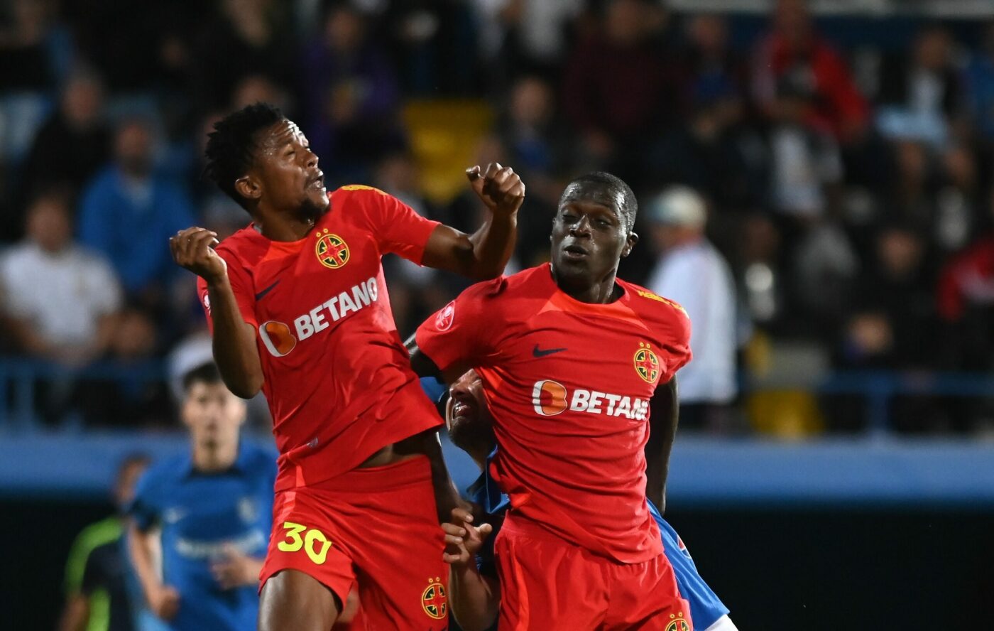 Panică pentru defensiva lui Gigi Becali, chiar în seara în care Vlad Chiricheș a revenit ca titular la FCSB! Fundașul central s-a accidentat și a fost scos pe brațe de pe teren