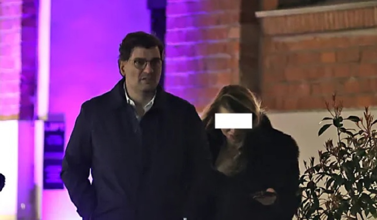 Prima apariție a lui Toni Iuruc, după ce Simona Halep a primit verdictul câștigător la TAS! Fostul soț al campioanei, fotografiat în timp ce „vâna” o blondă în club: cum s-a terminat „atacul” milionarului