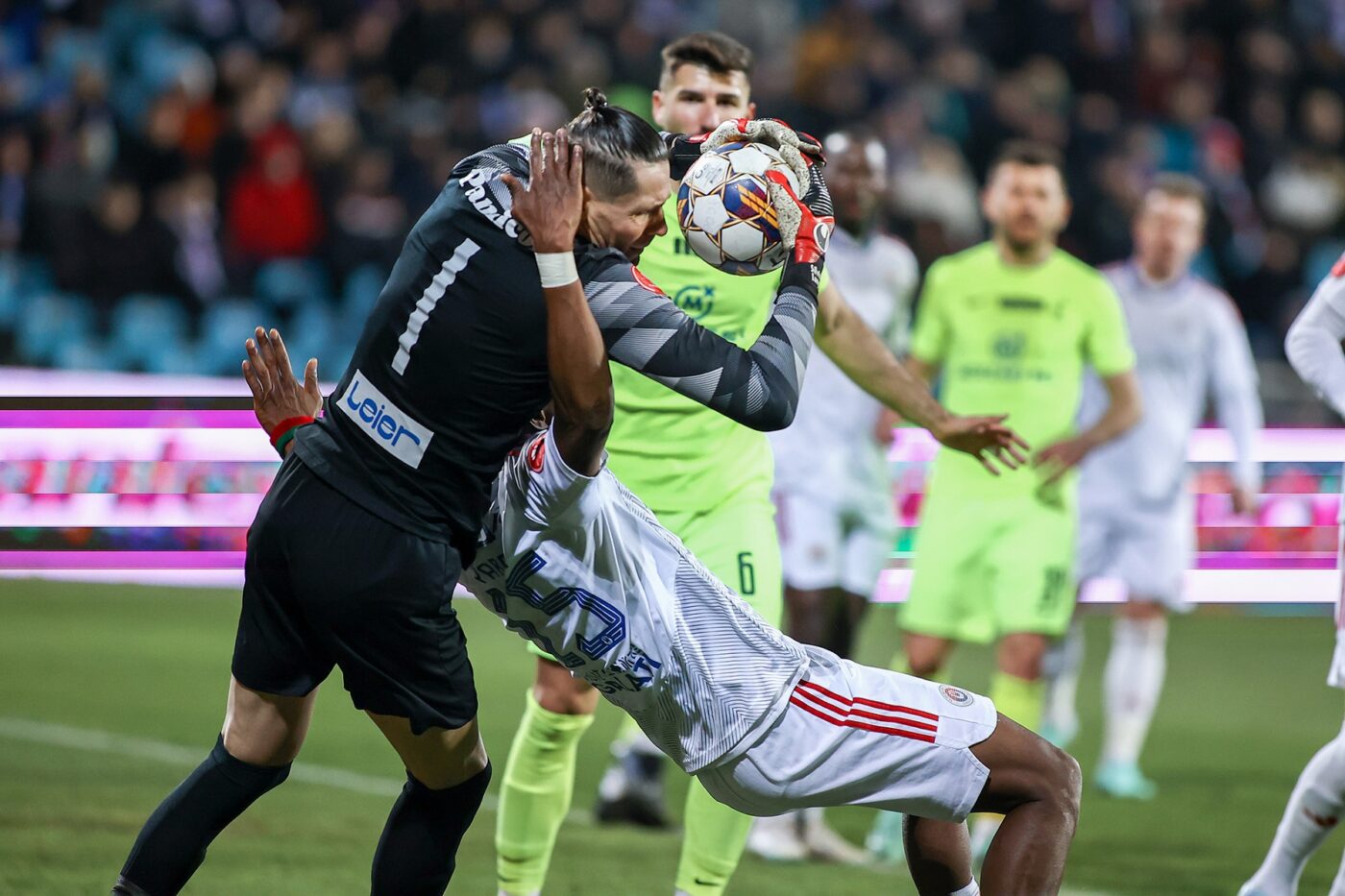 Coșmar după pauză la Poli Iași! Fotbaliștii lui Leo Grozavu au pierdut puncte importante în acest an după reprize secunde foarte slabe! Scenariul s-a repetat în aproape toate meciurile. ANALIZĂ