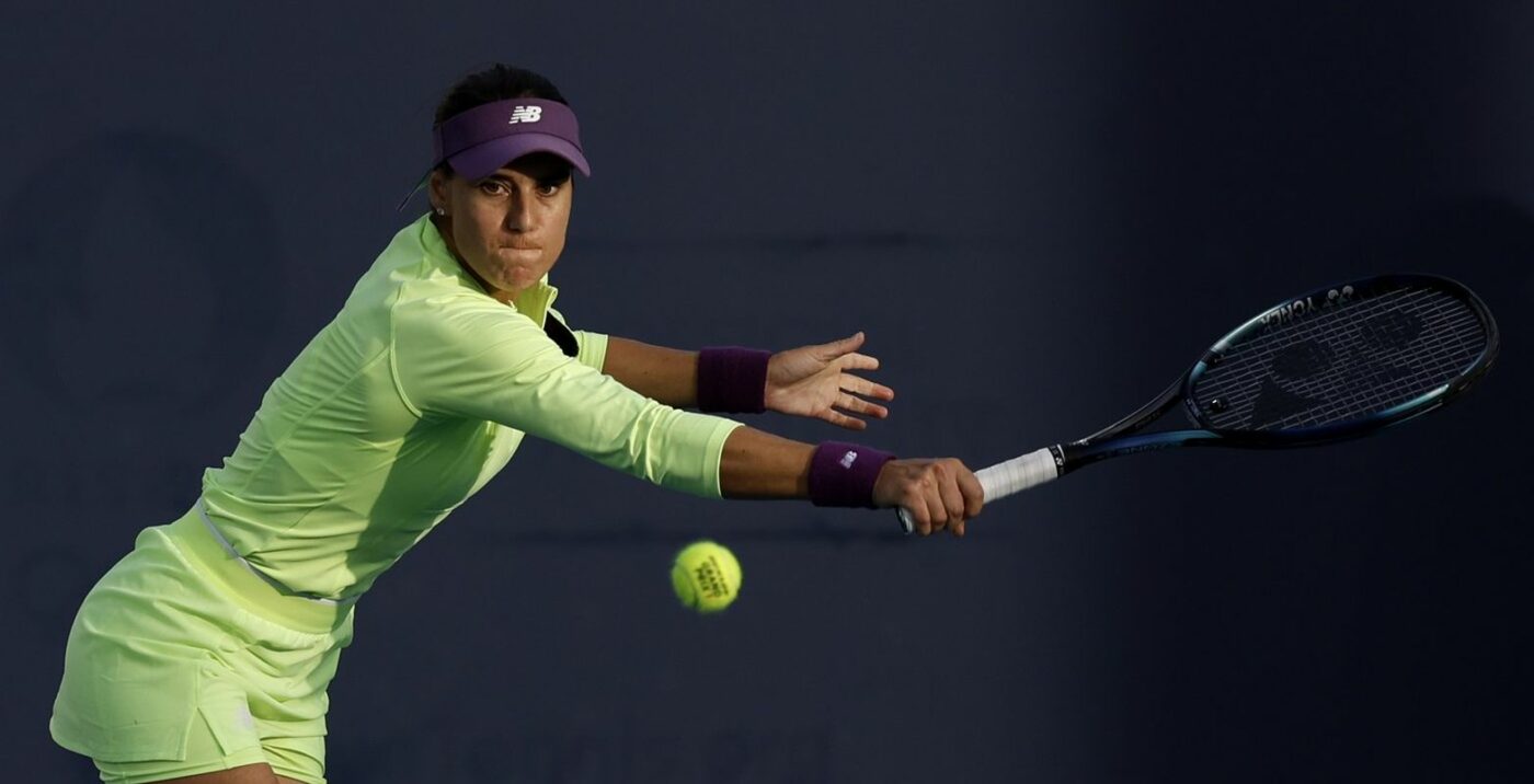 Sorana Cîrstea a fost spulberată la Miami. Adversara ei a făcut un gest ironic la adresa românilor din tribune. VIDEO