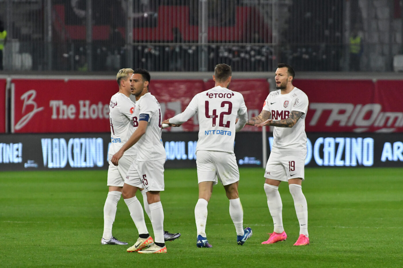 Transferul care o distruge pe CFR Cluj. Nelu Varga pierde milioane de euro: fotbalistul pleacă gratis! „Nu vrea să prelungească”
