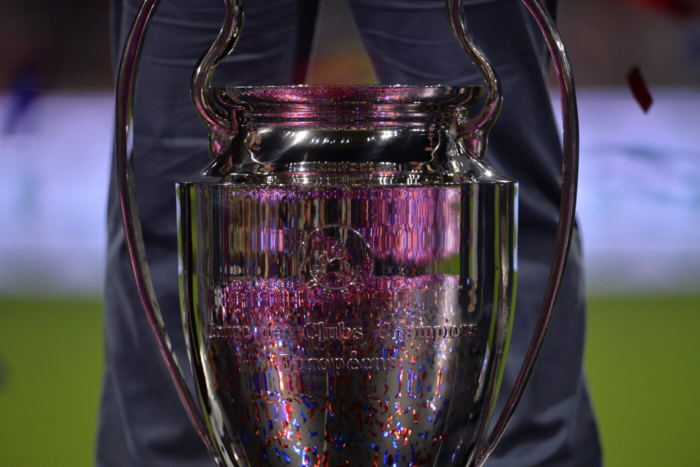 UEFA se joacă din nou cu focul și a trecut stema aceasta în dreptul câștigătoarei Cupei Campionilor Europeni din 1986