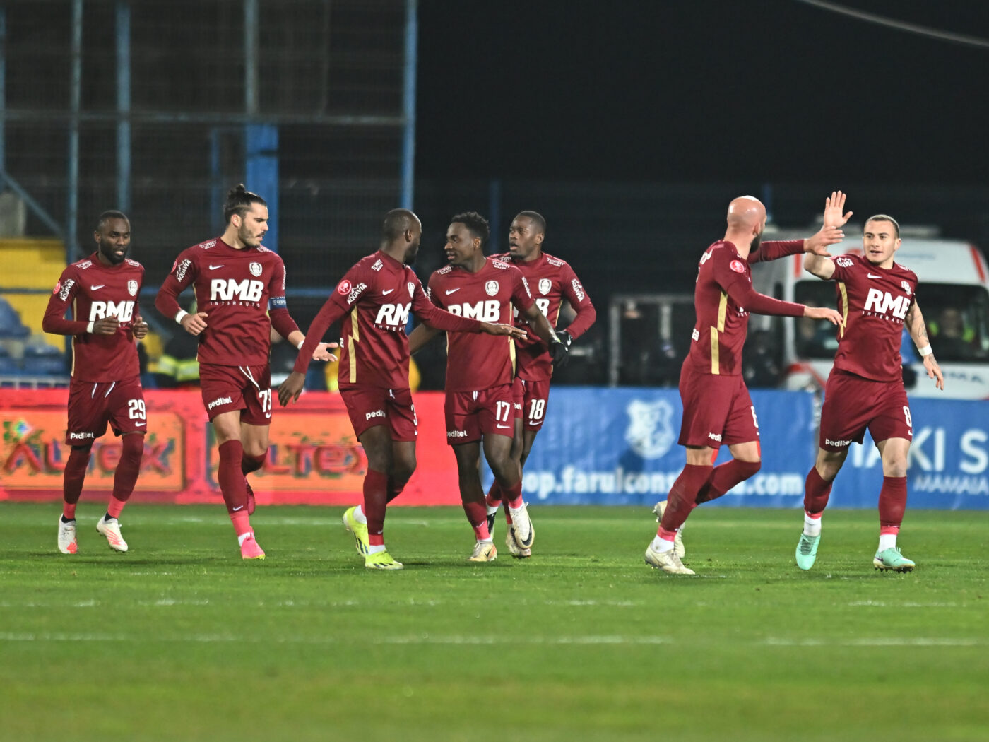 Un club din Superliga a primit o ofertă uriașă pentru atacant, dar patronul a refuzat-o pe loc! Speră să dea lovitura cu el în vară și să-l vândă pe sumă istorică în istoria echipei: „E din ce în ce mai bun”
