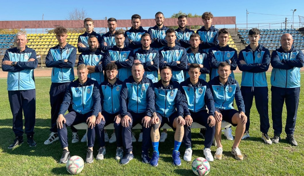 Un fotbalist care a activat acum trei ani în Superliga, suspendat 9 luni pentru pariuri! Sancțiuni dure dictate de FRF după un meci în România în care s-au jucat sume importante împotriva propriei echipe! 4 jucători au fost amendați cu câte 100.000 lei. EXCLUSIV
