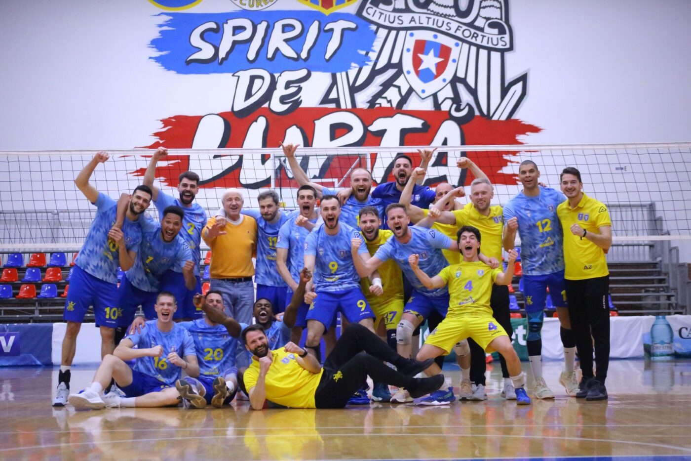 Voleiul a renăscut la Brașov cu antrenorul Laurențiu Lică! Corona Brașov e în semifinalele Diviziei A1 la volei masculin și calificată în cupele europene: „Merităm să fim să fie în primele 4 echipe din țară”