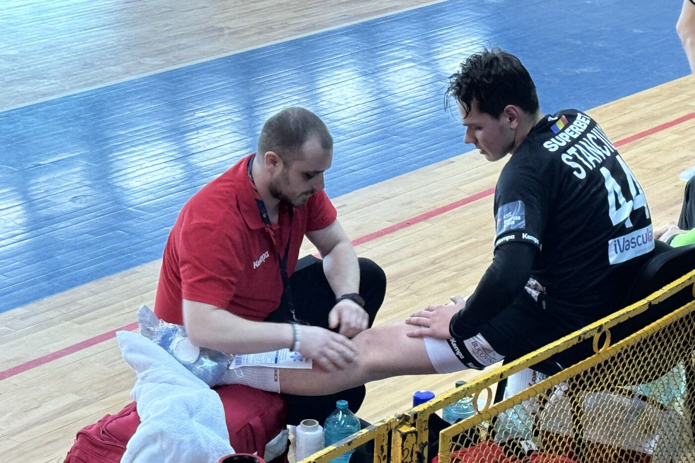Emoții mari pentru Xavi Pascual: internaționalul Daniel Stanciuc s-a accidentat la Iași, în Cupa României, și a părăsit terenul într-un picior! „Sunt îngrijorat pentru el”